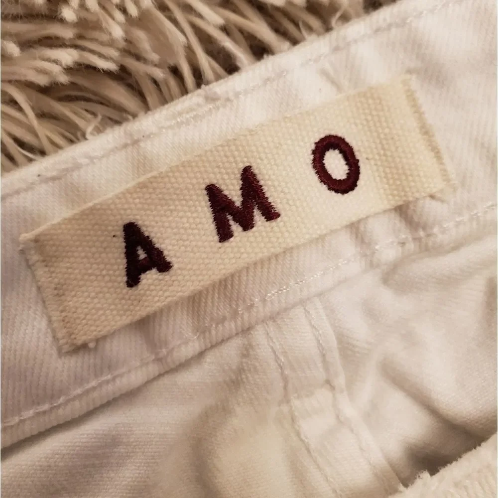 Slightly distressed AMO 